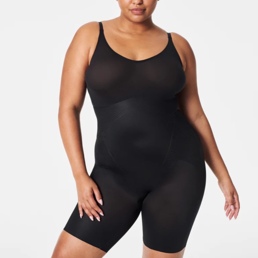 SPANXshape™ Invisible
Mid-Thigh Bodysuit -new